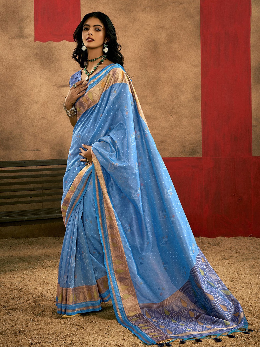 

elora Floral Zari Silk Blend Patola Saree, Blue