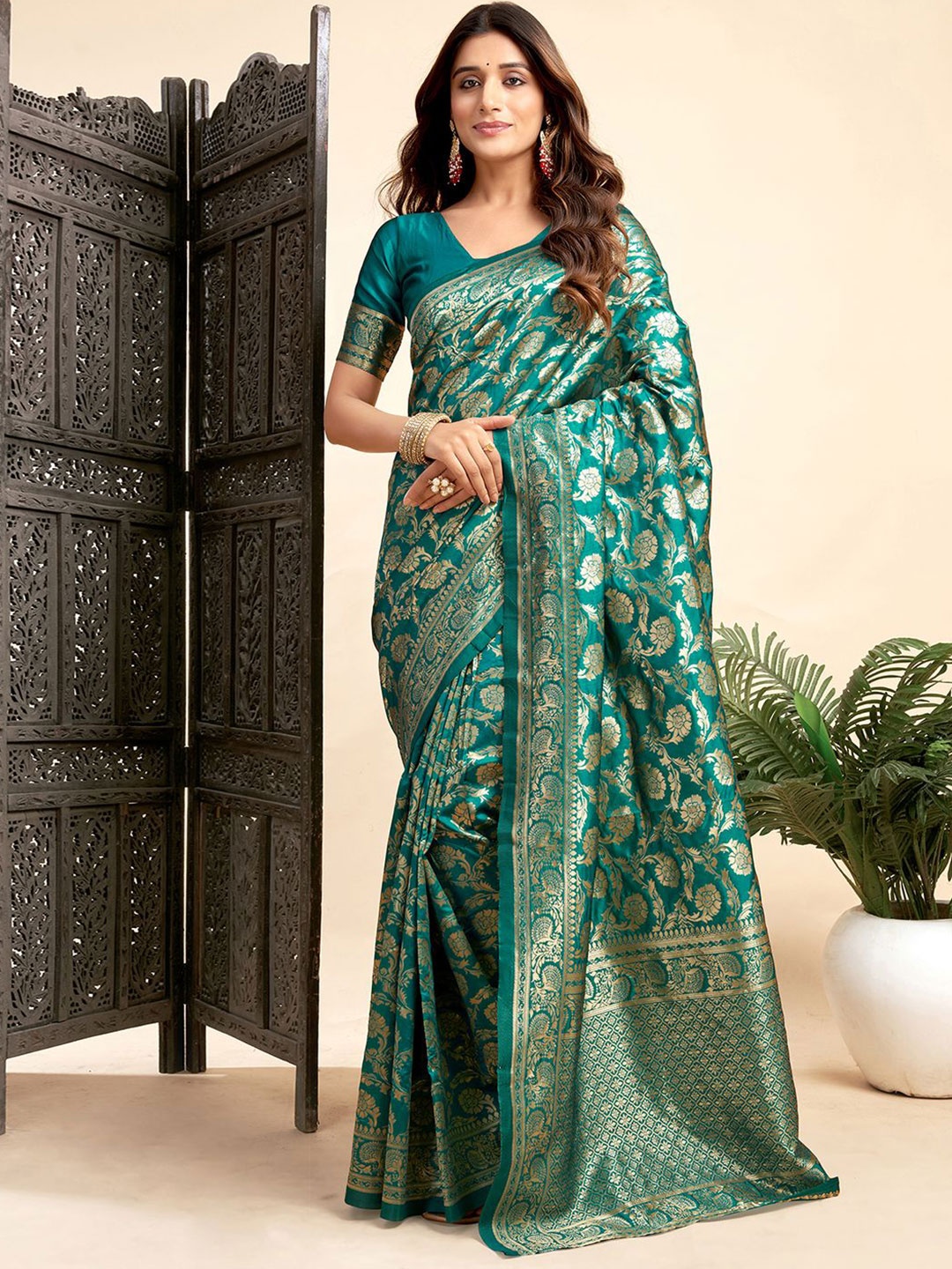 

KALINI Floral Banarasi Saree, Green