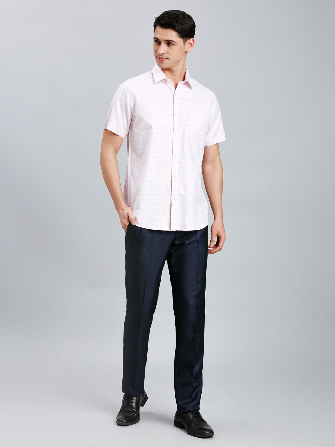 

Reid & Taylor Men India Slim Spread Collar Textured Cotton Formal Shirt, Pink