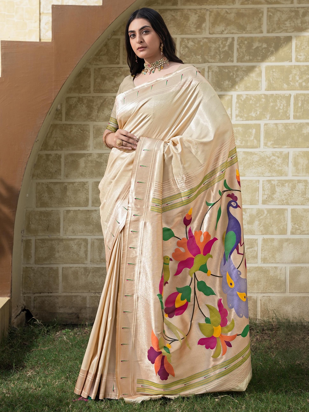 

GAJARAI Woven Design Zari Silk Blend Paithani Saree, Cream