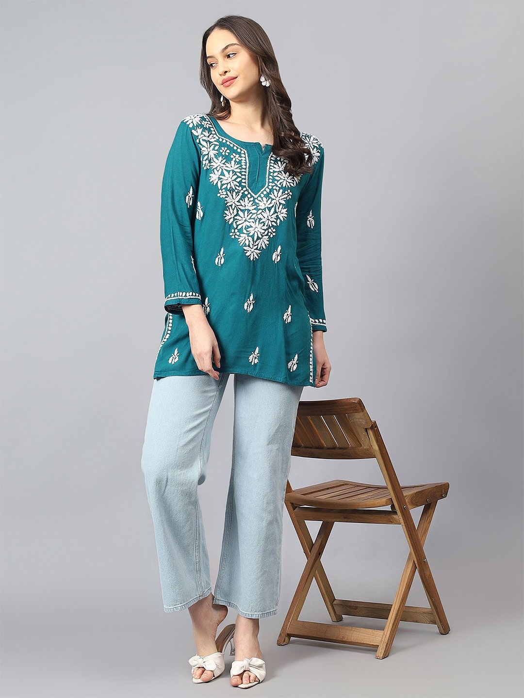 

NAZAQAT ETHNIC INDIA Ethnic Motifs Embroidered Chikankari Kurti, Green