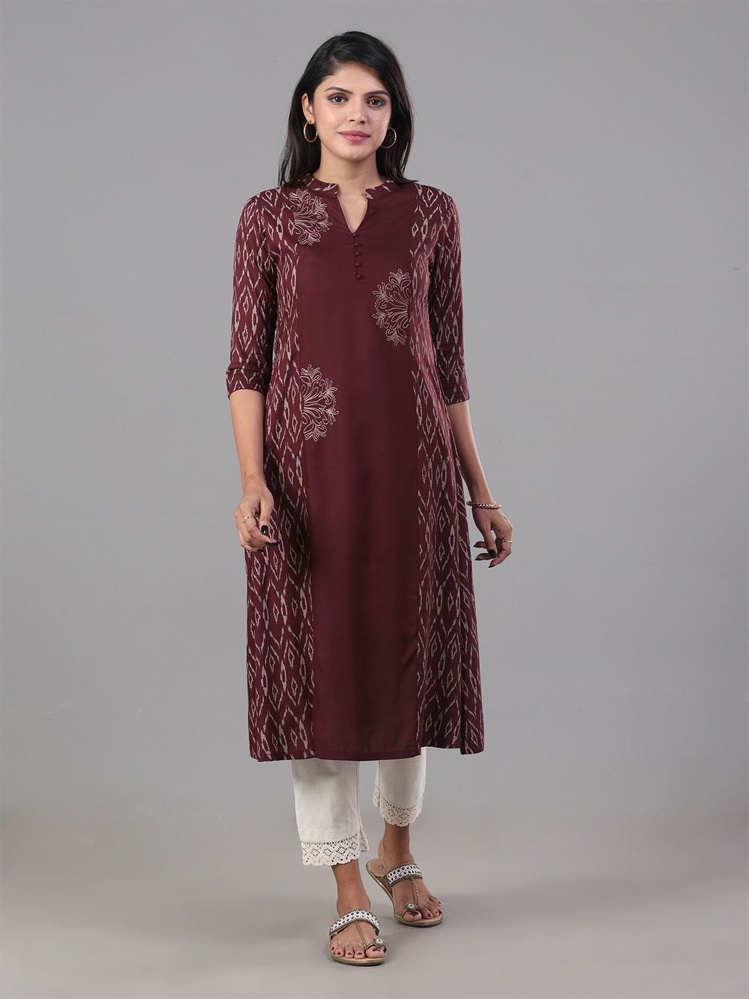 

Vismay Women Embroidered Kurta, Coffee brown
