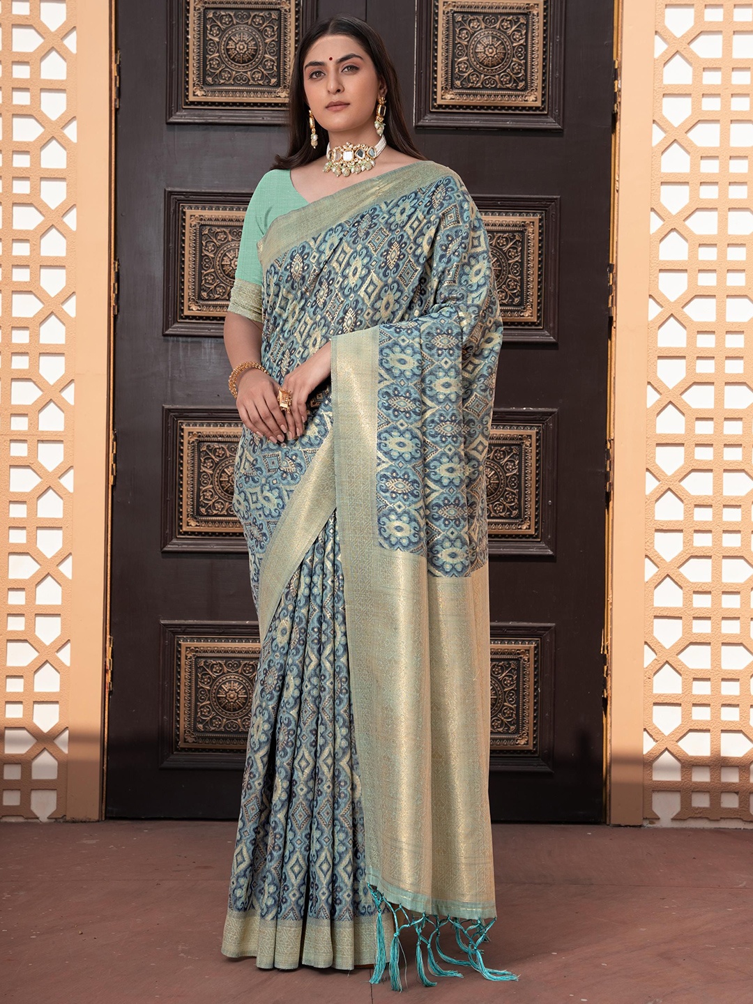 

GAJARAI Ethnic Motifs Silk Cotton Ikat Saree, Blue