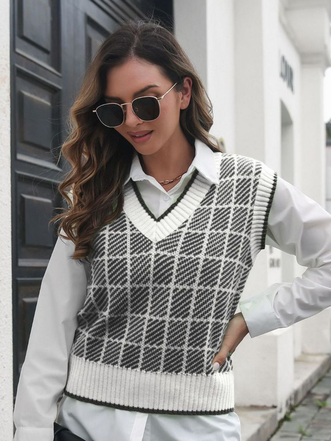 

Oh Rare Women V-Neck Checked Sweater Vest, Grey