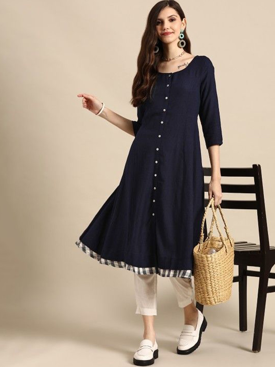 

Suha Pure Cotton Round Neck Straight Kurta, Navy blue