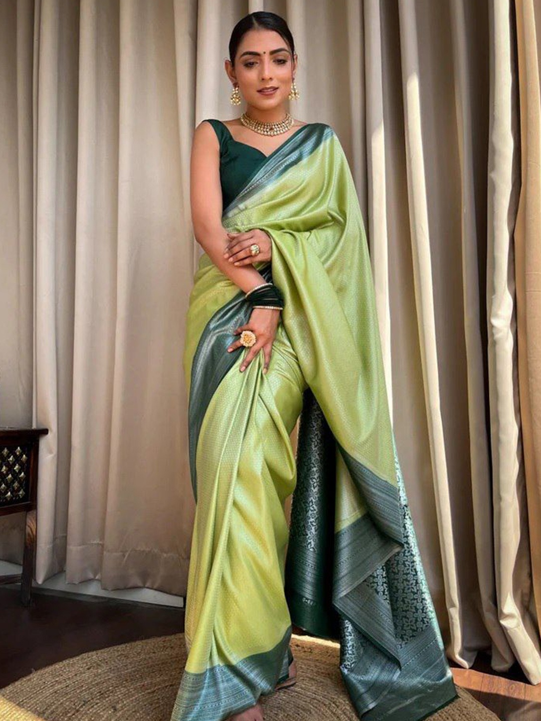 

Bansari textiles Ethnic Motifs Zari Kanjeevaram Saree, Lime green