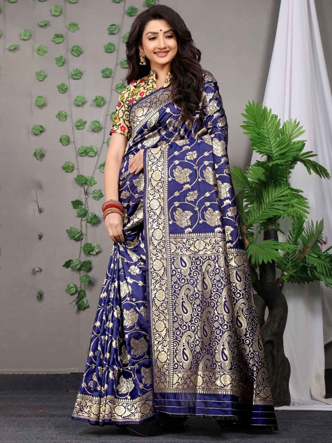 

Royal Rajgharana Saree Woven Design Zari Pure Silk Banarasi Sarees, Navy blue