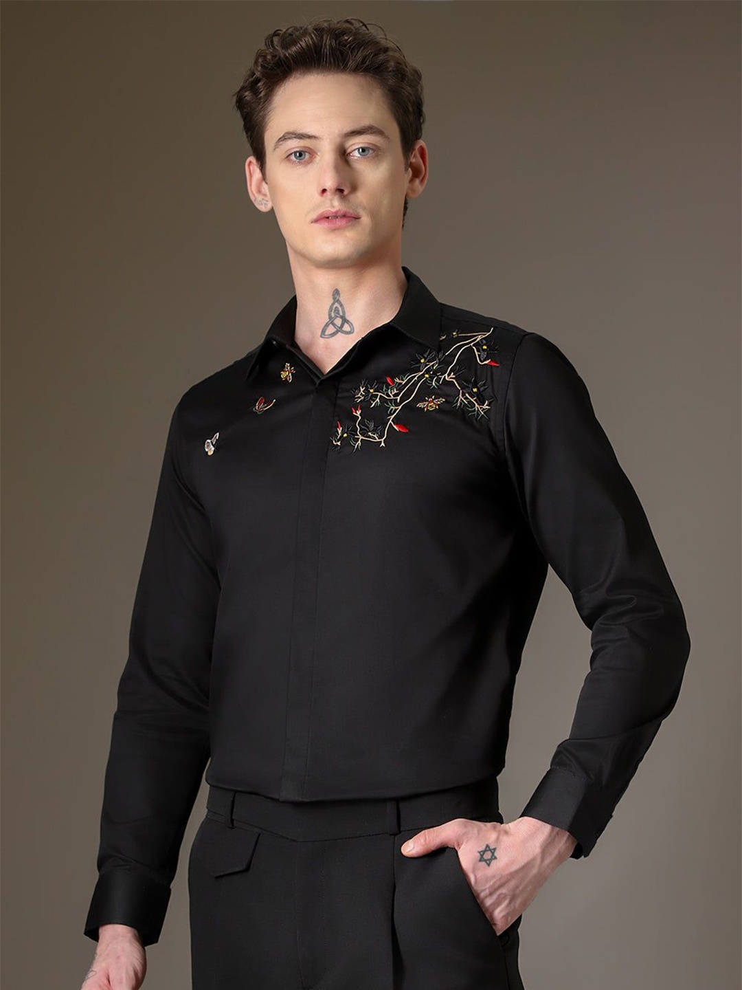 

Banana Club Men Classic Slim Fit Opaque Semiformal Shirt, Black