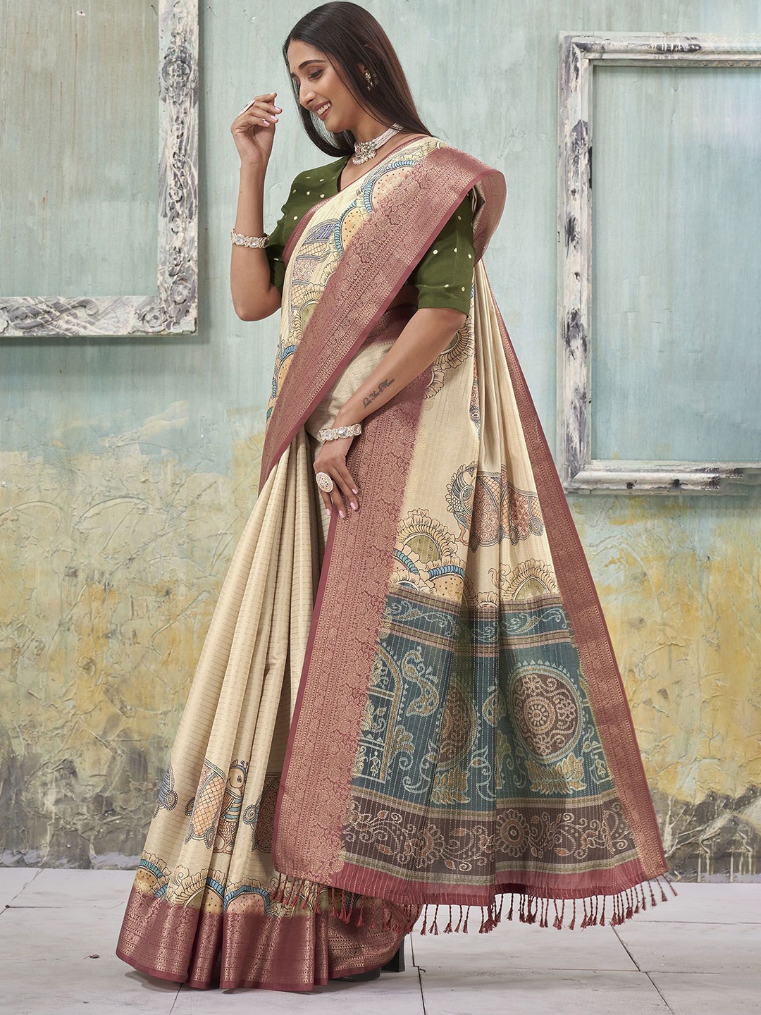 

Ekana Woven Design Zari Silk Blend Saree, Beige