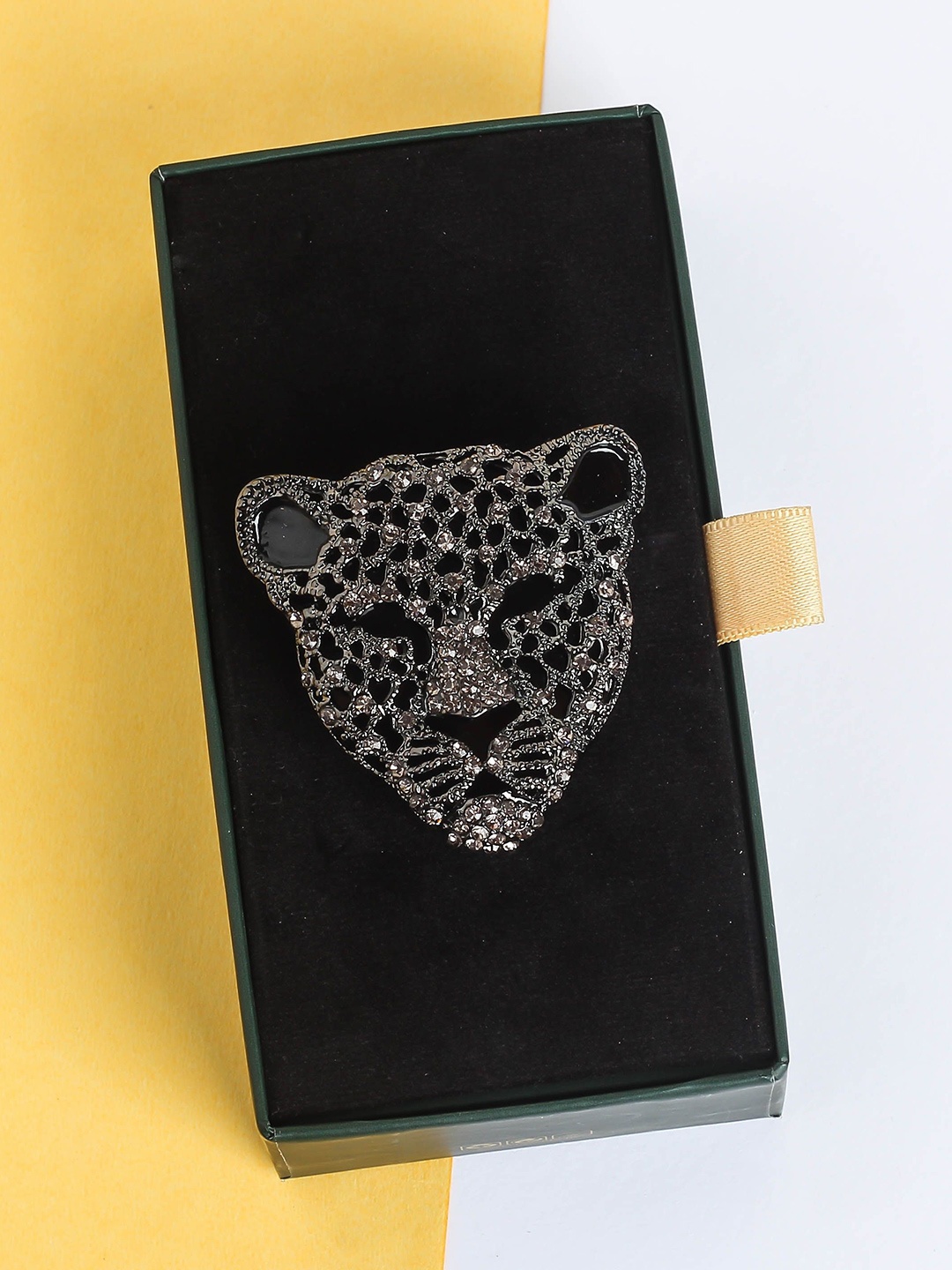 

Tossido Men Stone-Studded Leopard Brooch, Grey