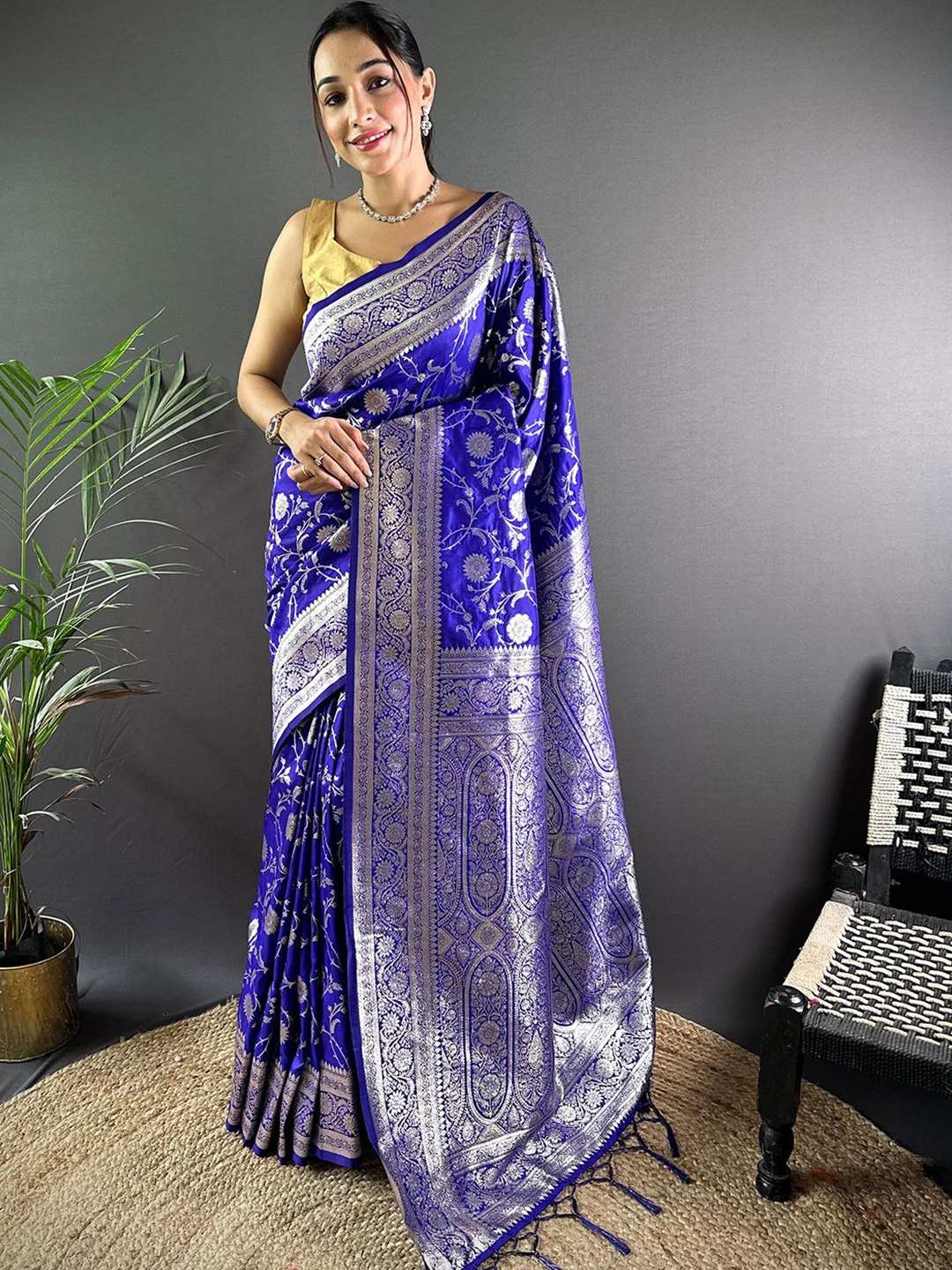 

Mitera Woven Design Zari Banarasi Saree, Blue