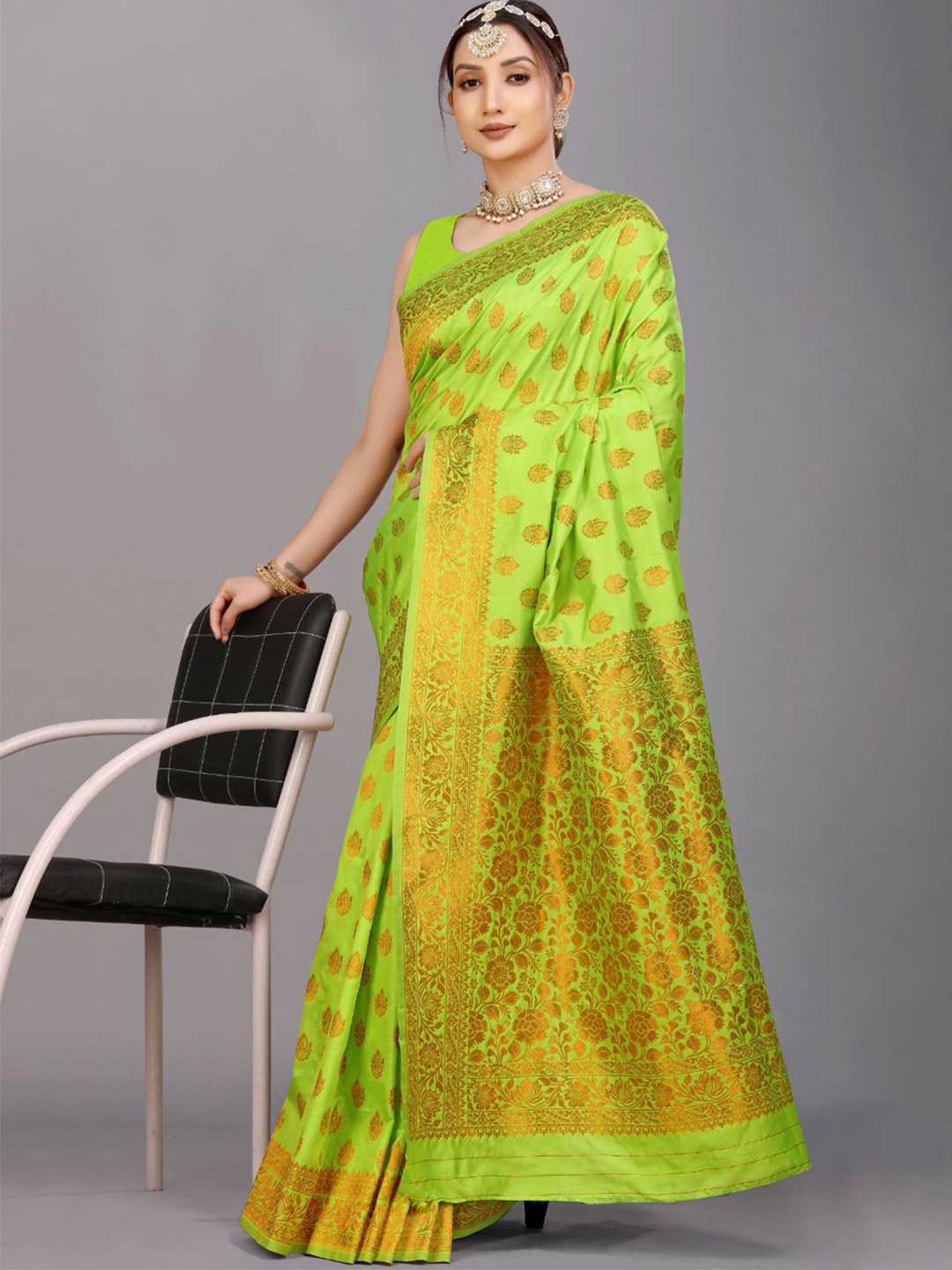 

Royal Rajgharana Saree Ethnic Motifs Woven Design Zari Pure Silk Banarasi Sarees, Lime green