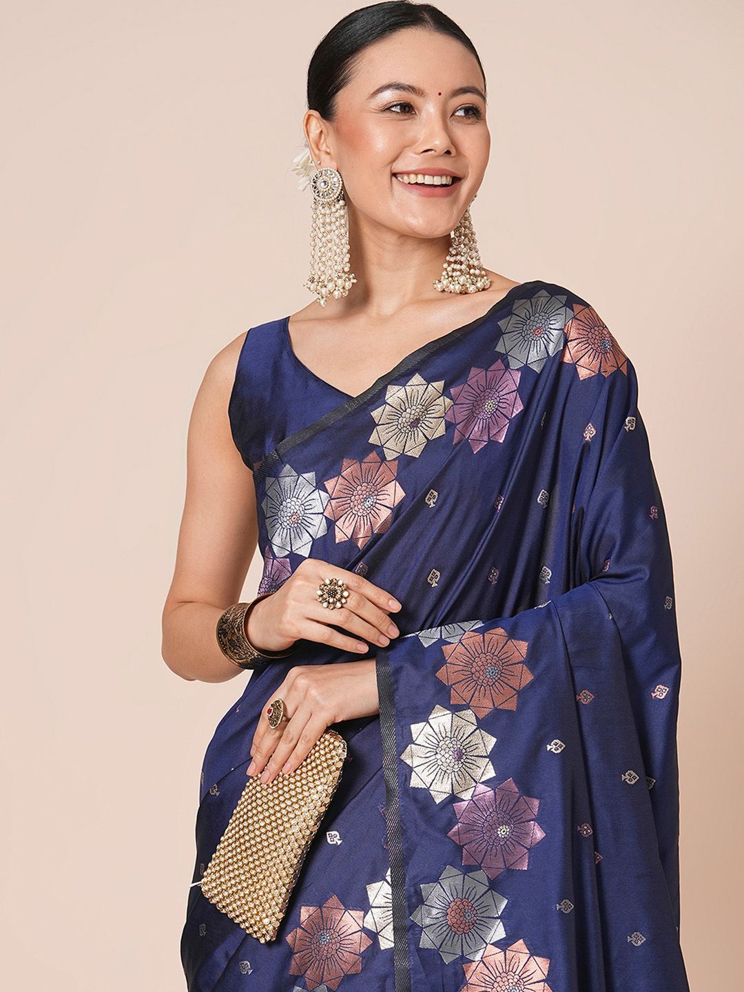 

House of Pataudi Women Floral Banarasi Saree With Blouse Piece, Navy blue
