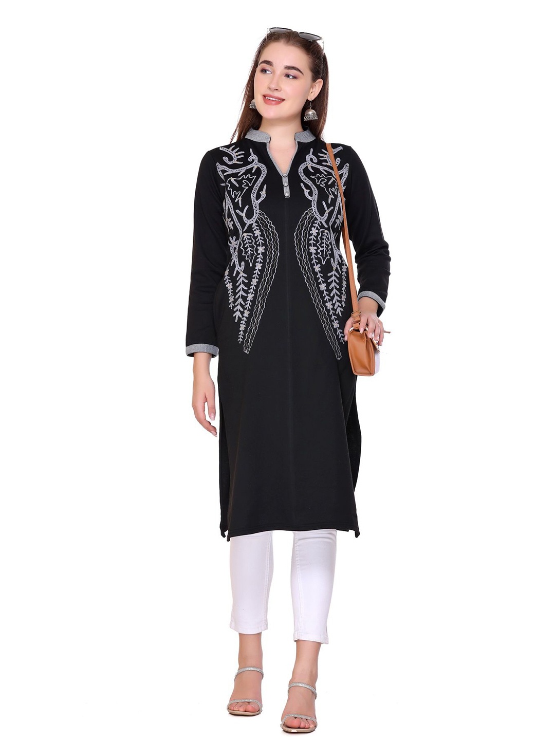 

ROSARY Winter Women Ethnic Motifs Embroidered Kurta, Black