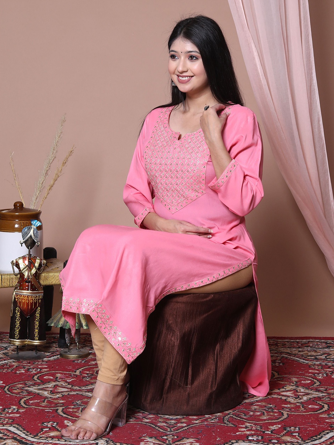 

His&Her Women Sequined Embroidered Kurta, Pink