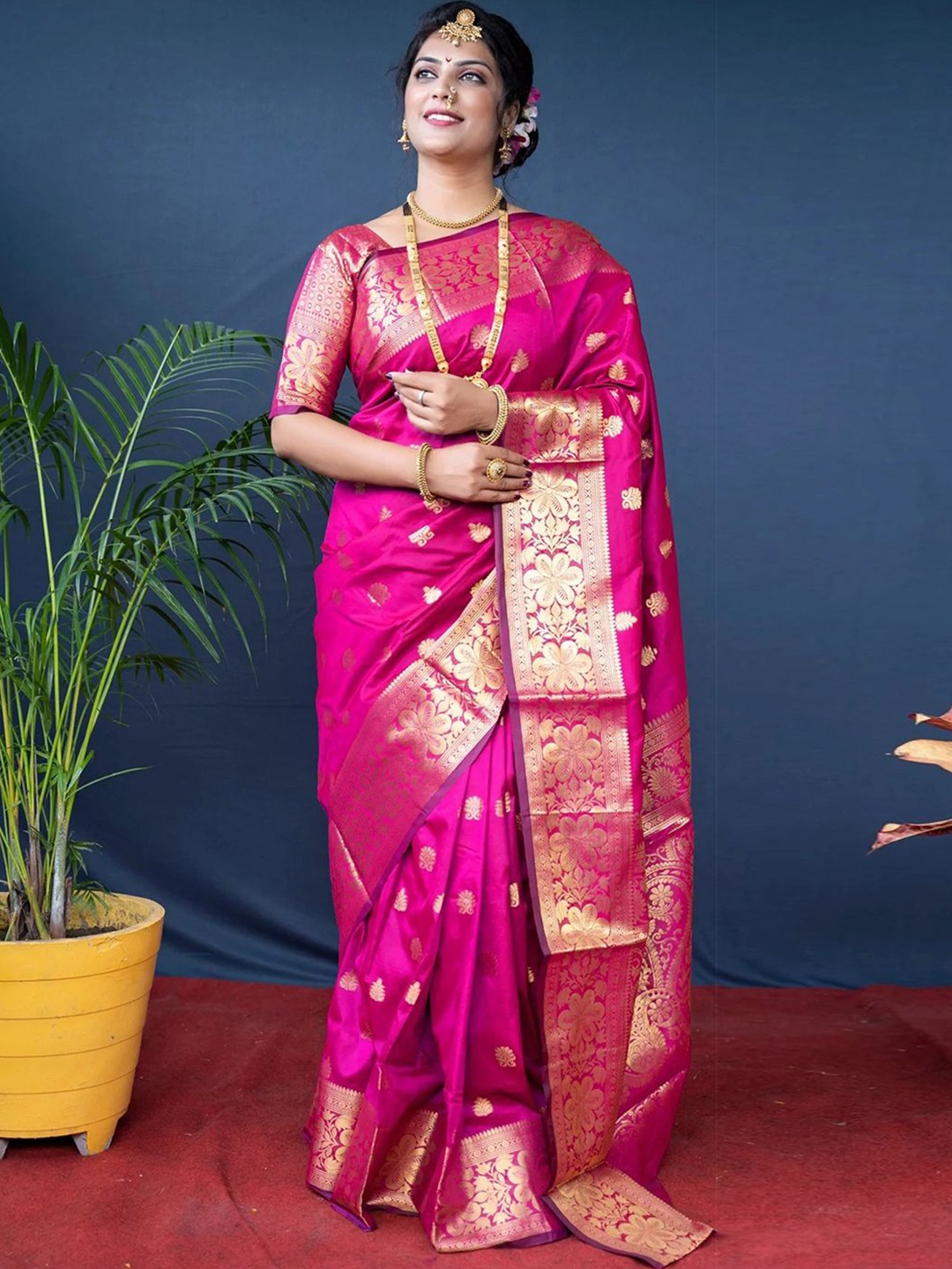 

KALINI Woven Design Zari Banarasi Saree, Pink