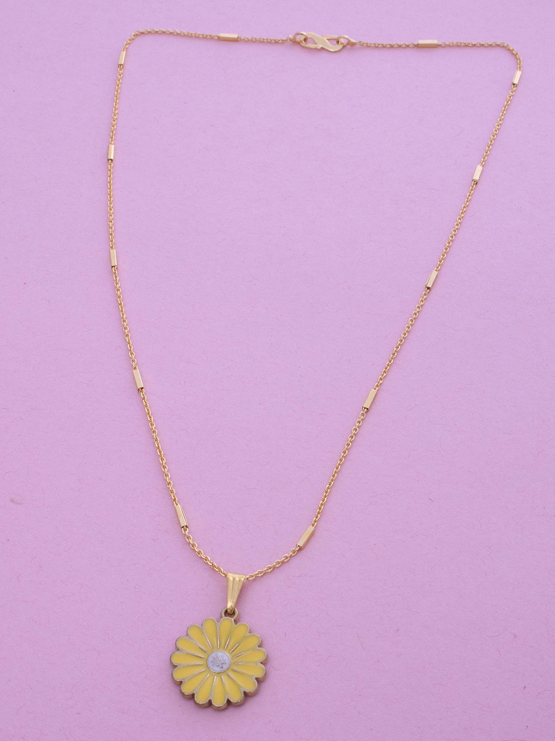 

Ramdev Art Fashion Jwellery Gold-Plated Floral Pendant With Chain