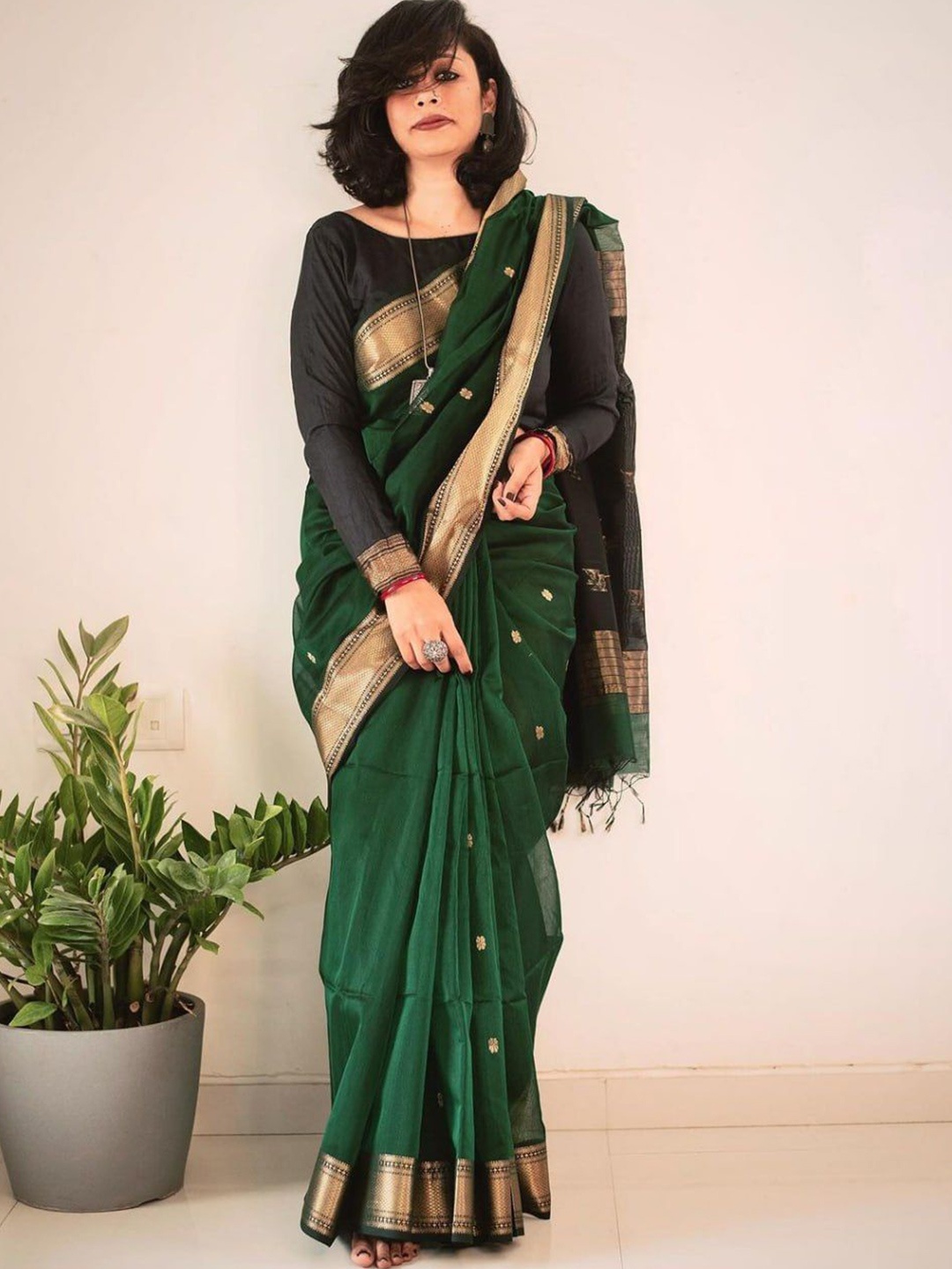 

bansari textiles Ethnic Motifs Zari Kanjeevaram Saree, Green