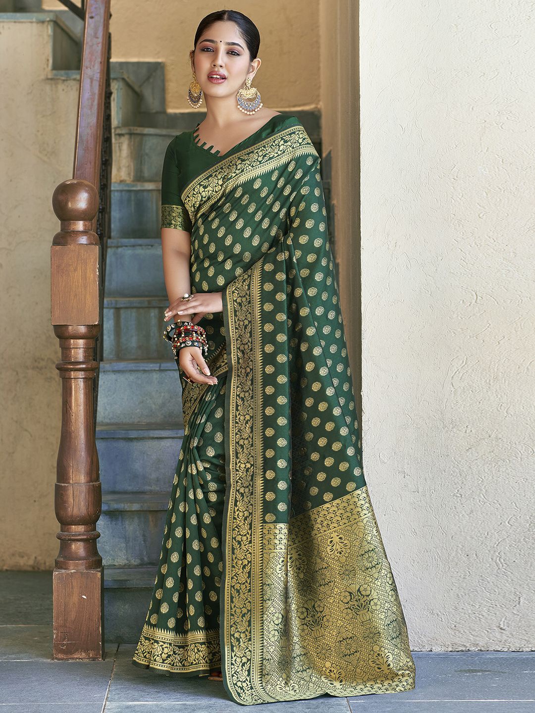 

KALINI Ethnic Motifs Woven Design Zari Banarasi Saree, Green