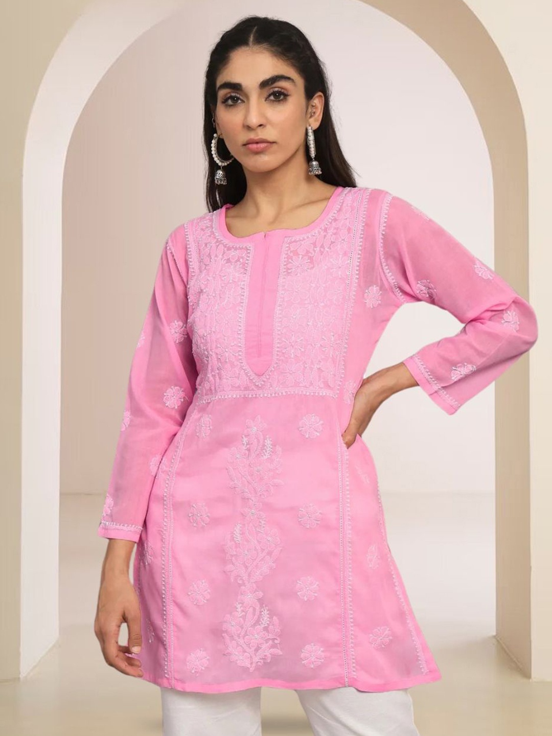 

PARAMOUNT CHIKAN Women Ethnic Motifs Embroidered Chikankari Kurti, Pink