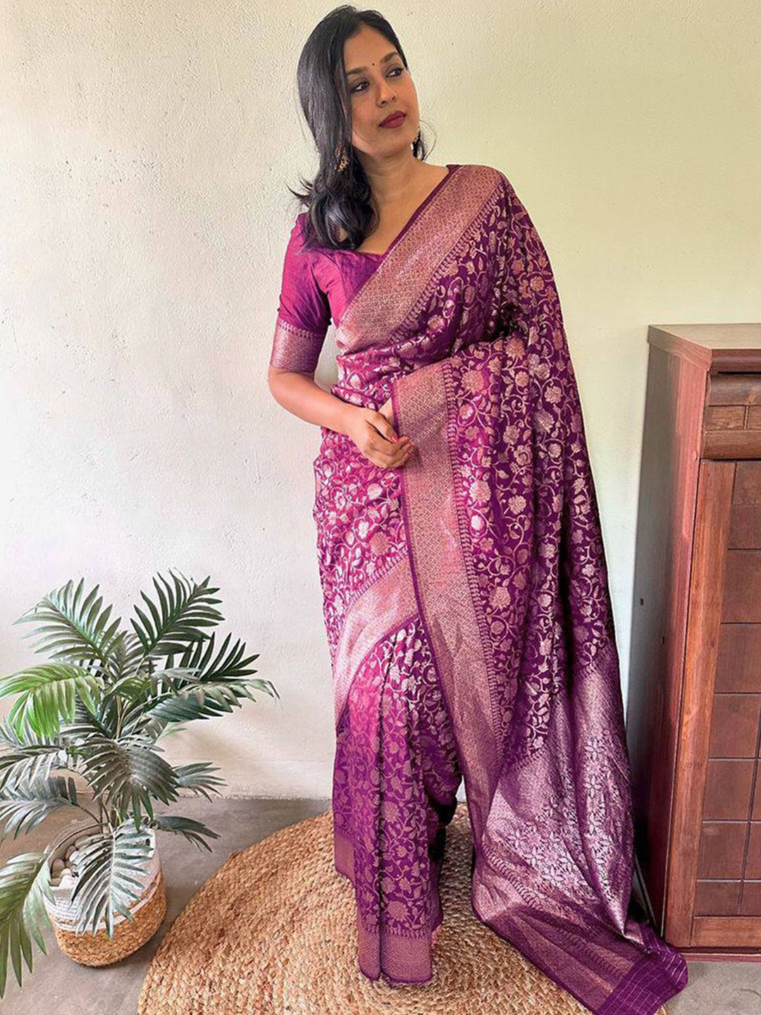 

KALINI Floral Zari Banarasi Saree, Magenta