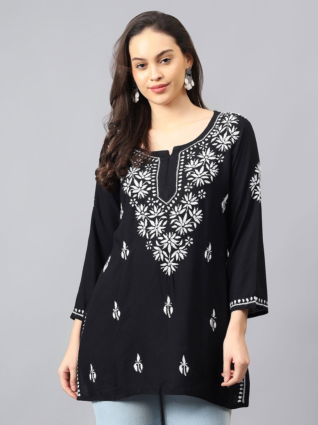 

NAZAQAT ETHNIC INDIA Ethnic Motifs Embroidered Chikankari Handloom Chikankari Kurti, Black