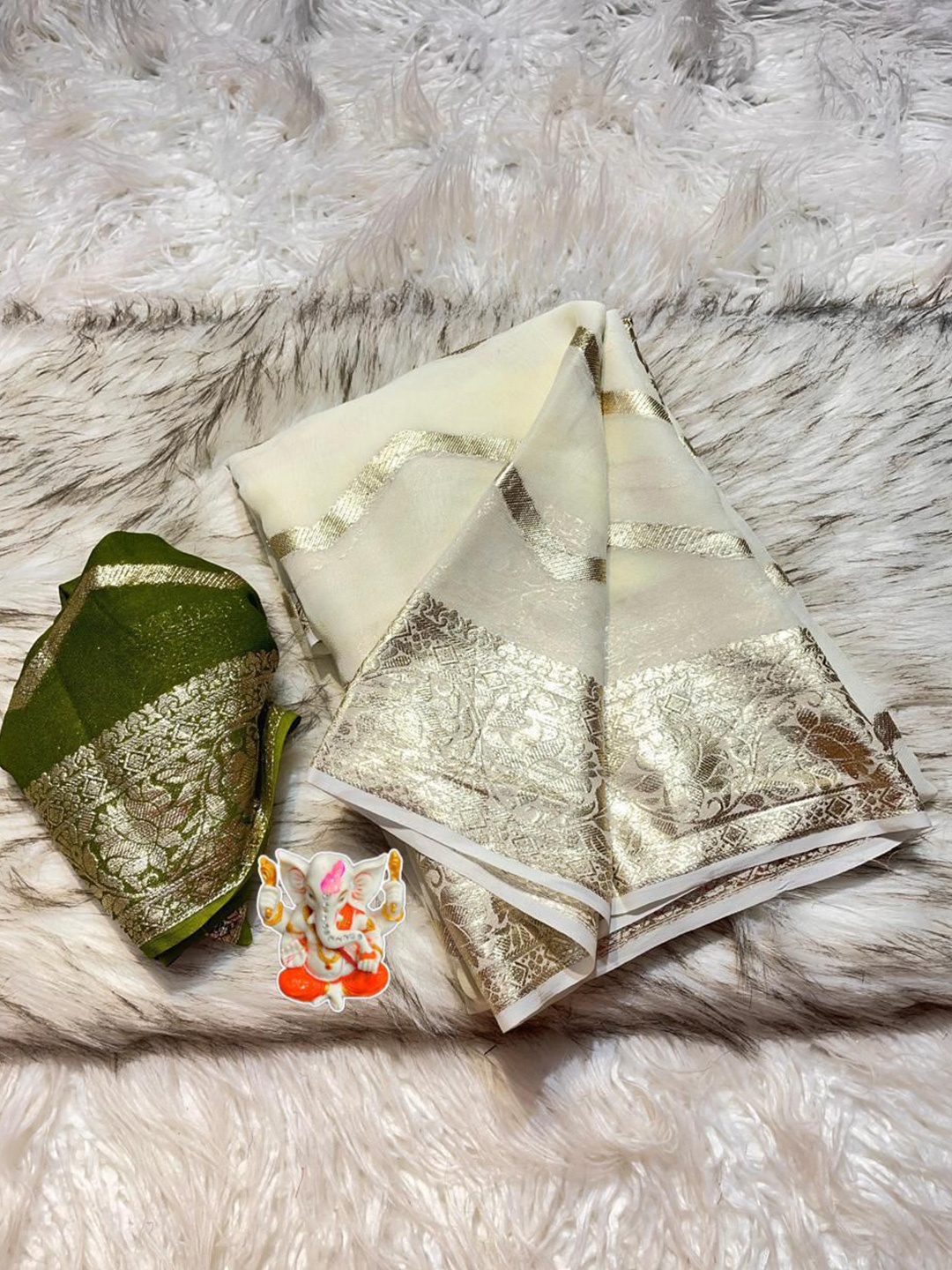 

PAYAL CREATION Woven Design Zari Pure Georgette Banarasi Saree, White