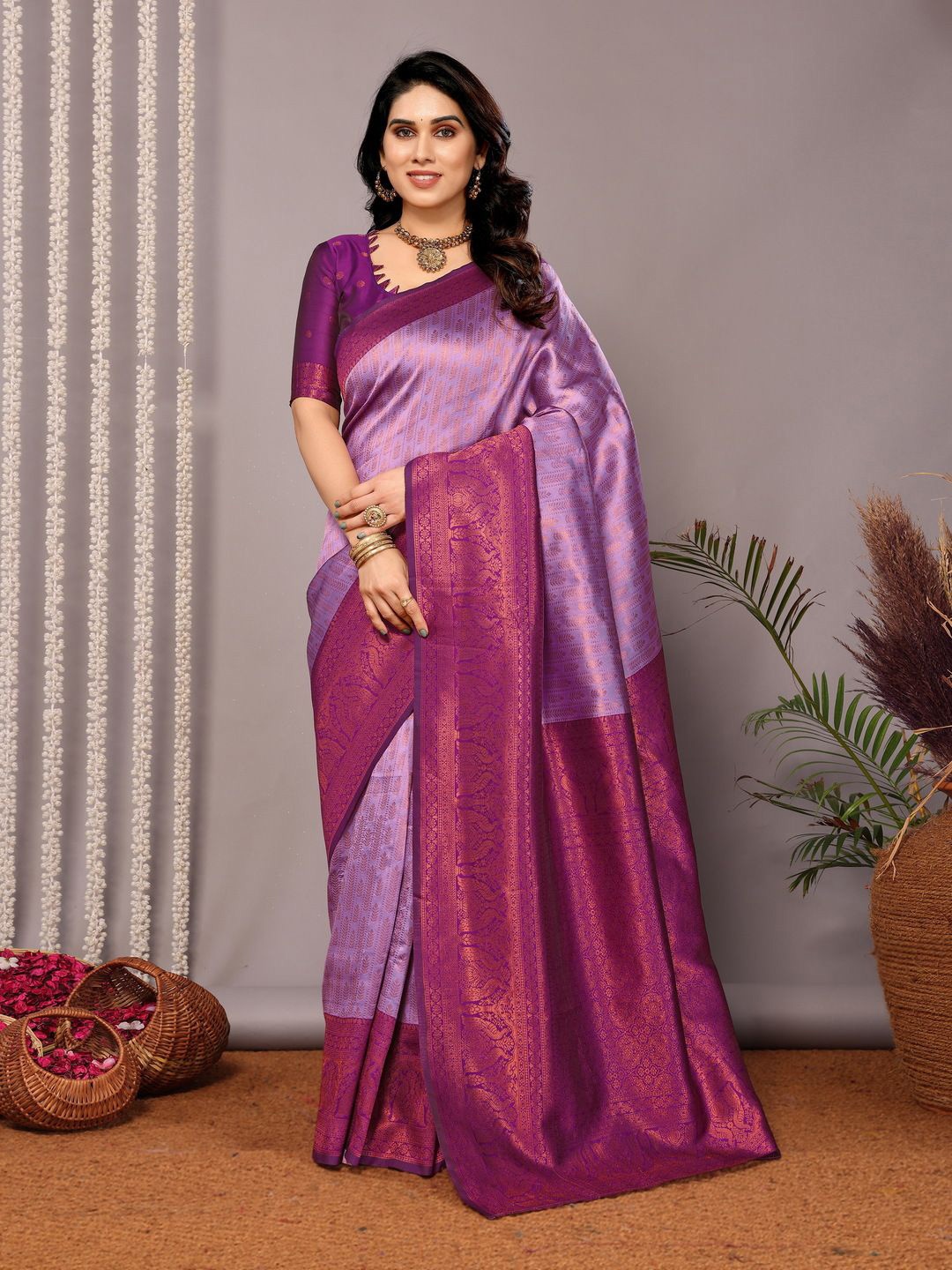 

SHIJILA Woven Design Zari Banarasi Saree, Lavender