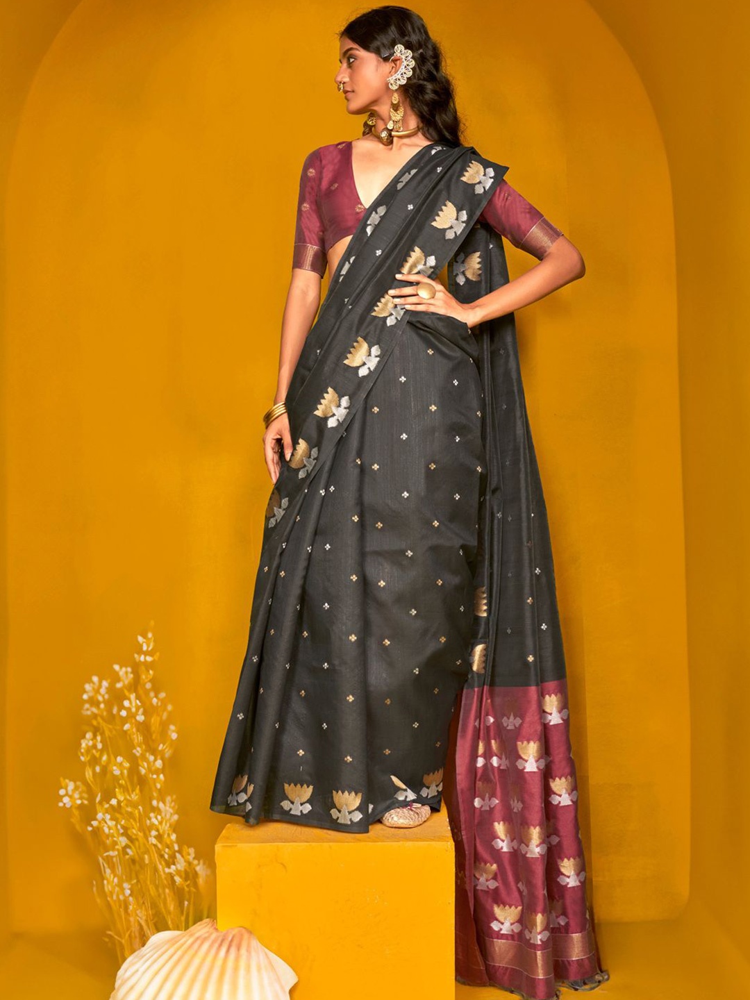 

Mitera Woven Design Zari Silk Blend Jamdani Saree, Black