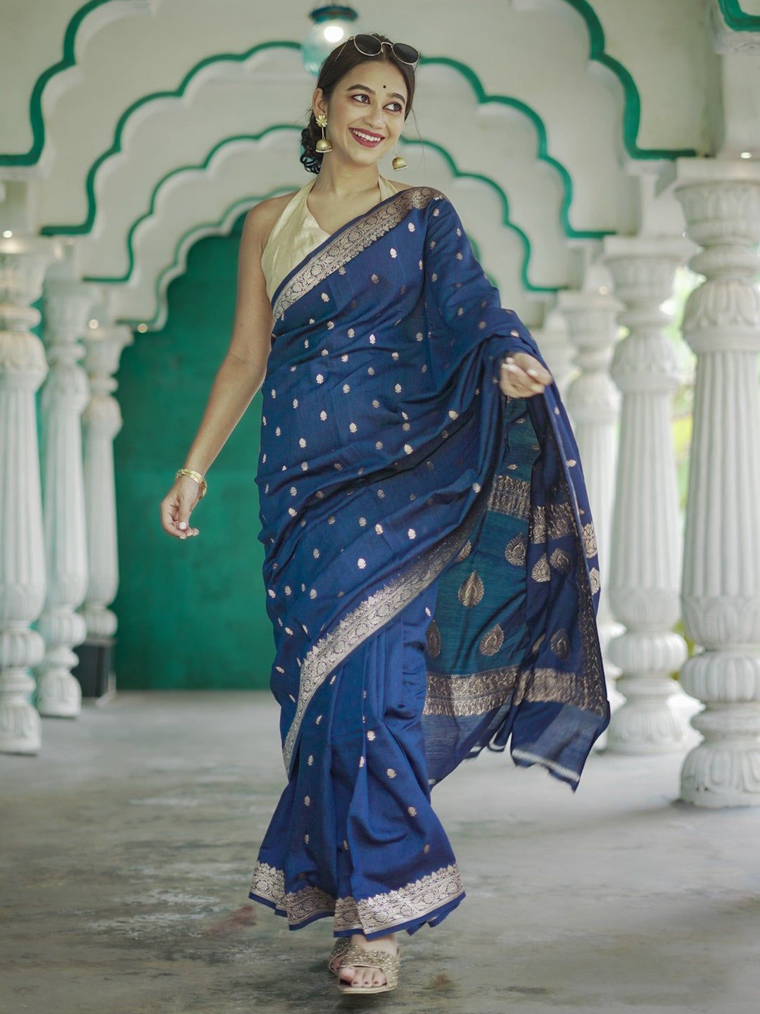 

zinzraa Woven Design Zari Pure Silk Saree, Blue