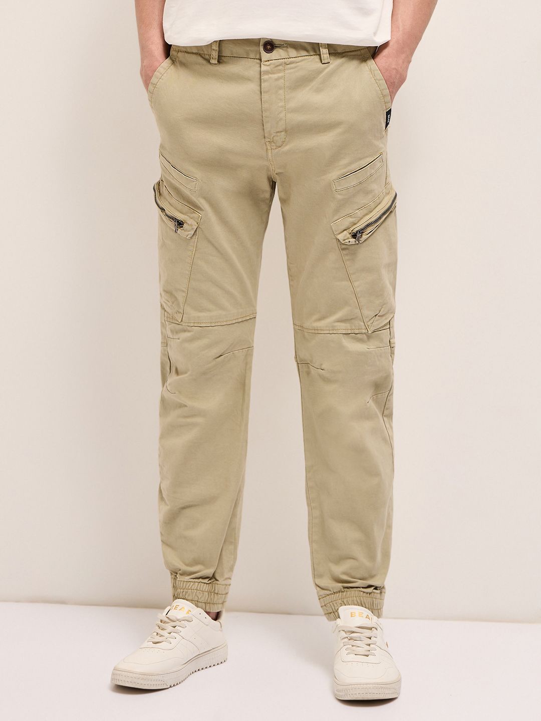 

THE BEAR HOUSE Men Cotton Slim Fit Cargos, Beige