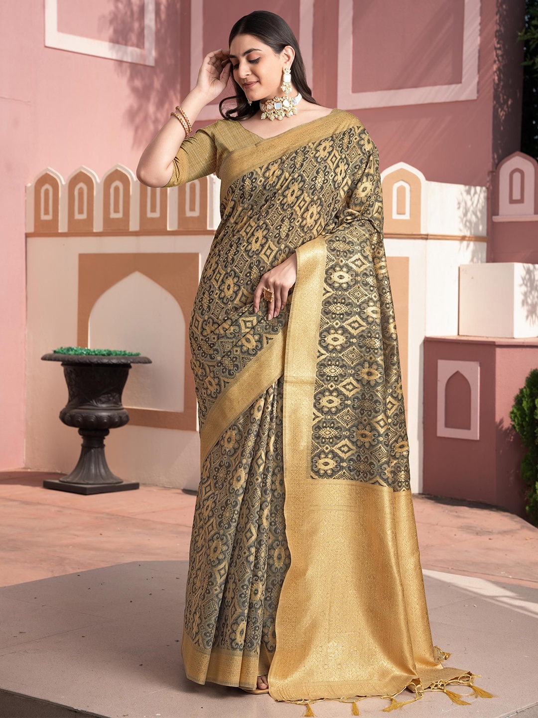 

GAJARAI Woven Design Zari Silk Cotton Ikat Saree, Brown