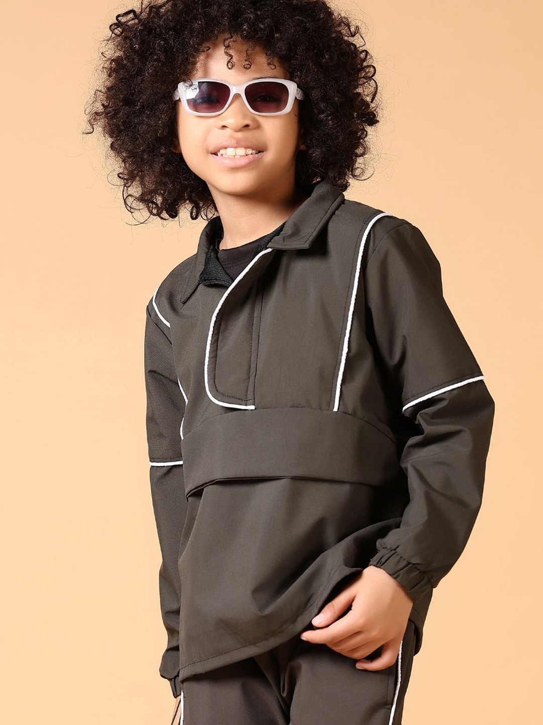 

V-Mart Boys Polo Collar Pure Cotton T-Shirt With Jogger, Olive