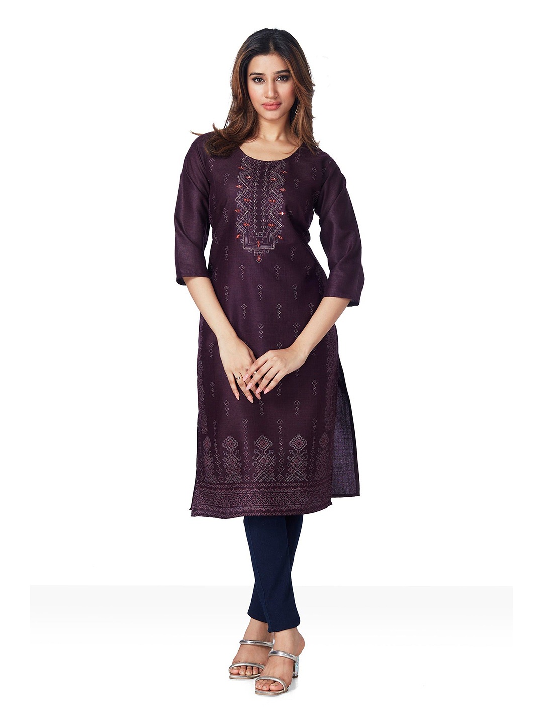 

FREYAA Printed Round Neck Kurtas, Maroon