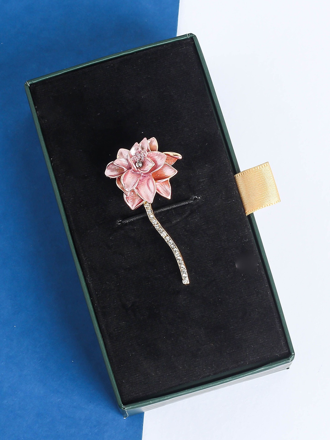

Tossido Men Lotus Brooch, Pink