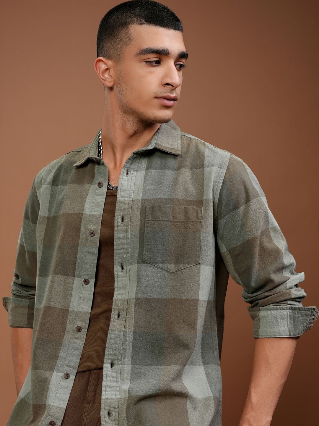 

HIGHLANDER Men Checked Casual Slim Fit Shirt, Green