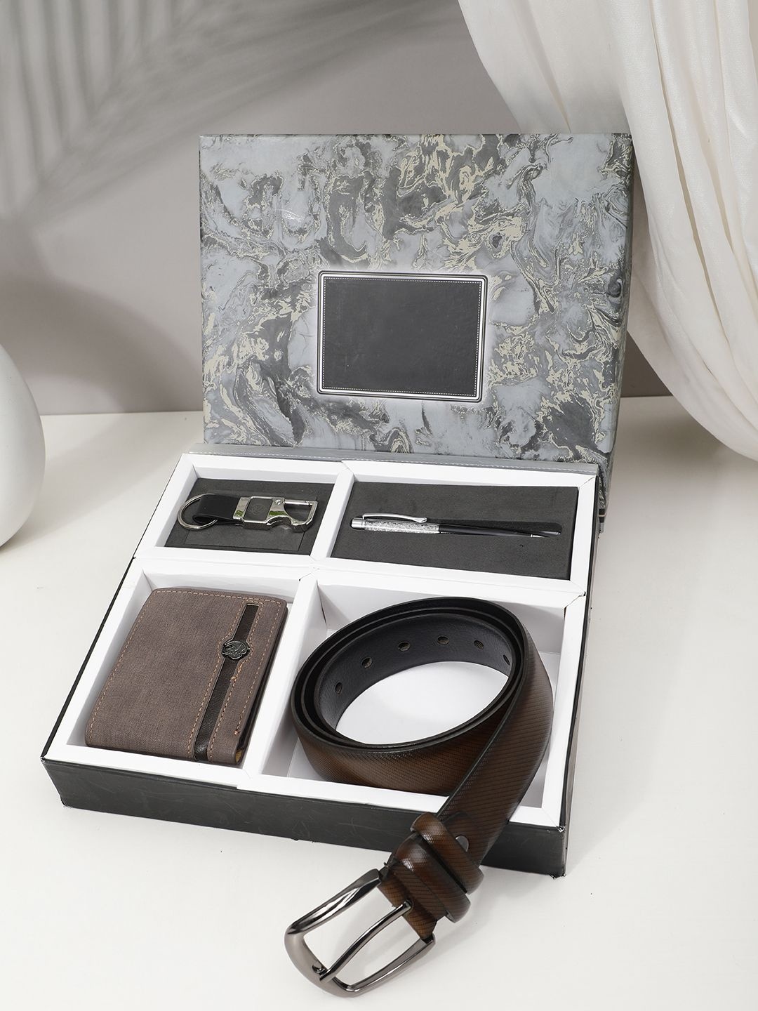

SAZARA Men Accessory Gift Set of Wallet and Belt, Brown