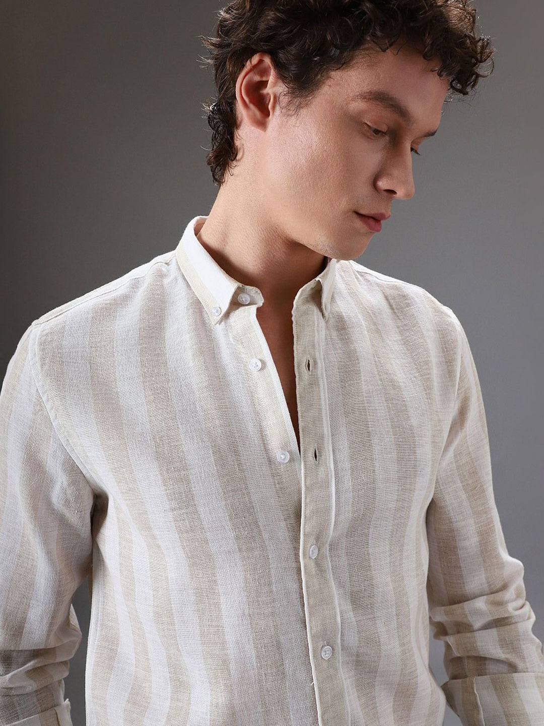 

Banana Club Men Relaxed Slim Fit Opaque Striped Casual Shirt, Cream
