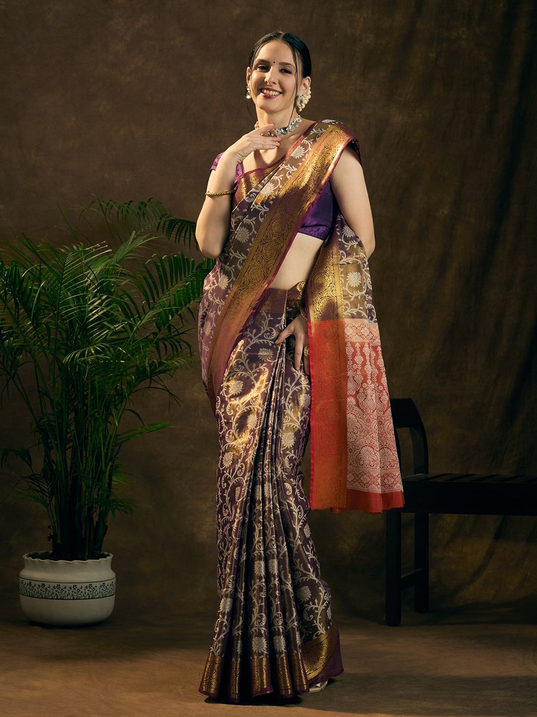 

JUST FASHION Woven Design Zari Kanjeevaram Saree, Magenta