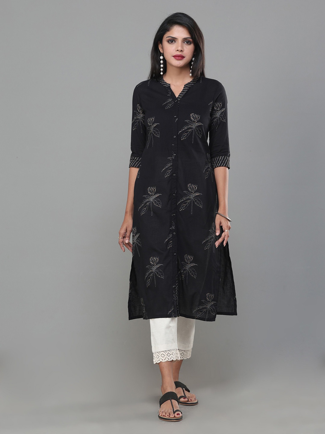 

Vismay Floral Printed Notch Neck Pure Cotton Straight Kurta, Black