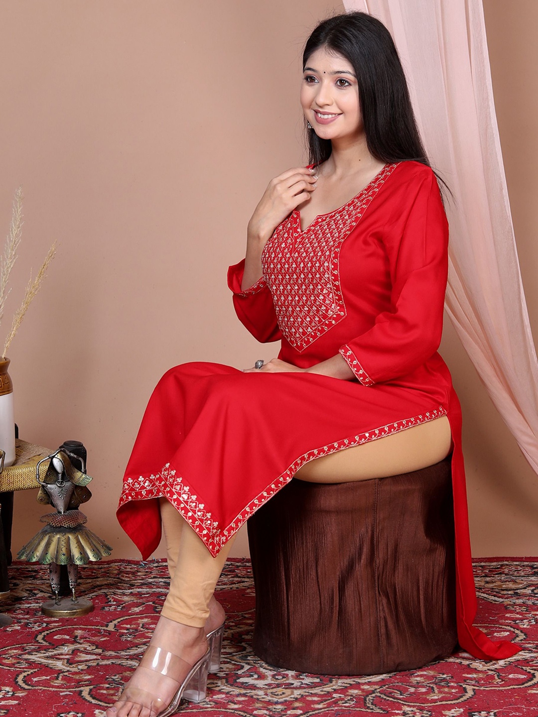 

His&Her Women Yoke Design Sequinned Kurta, Red