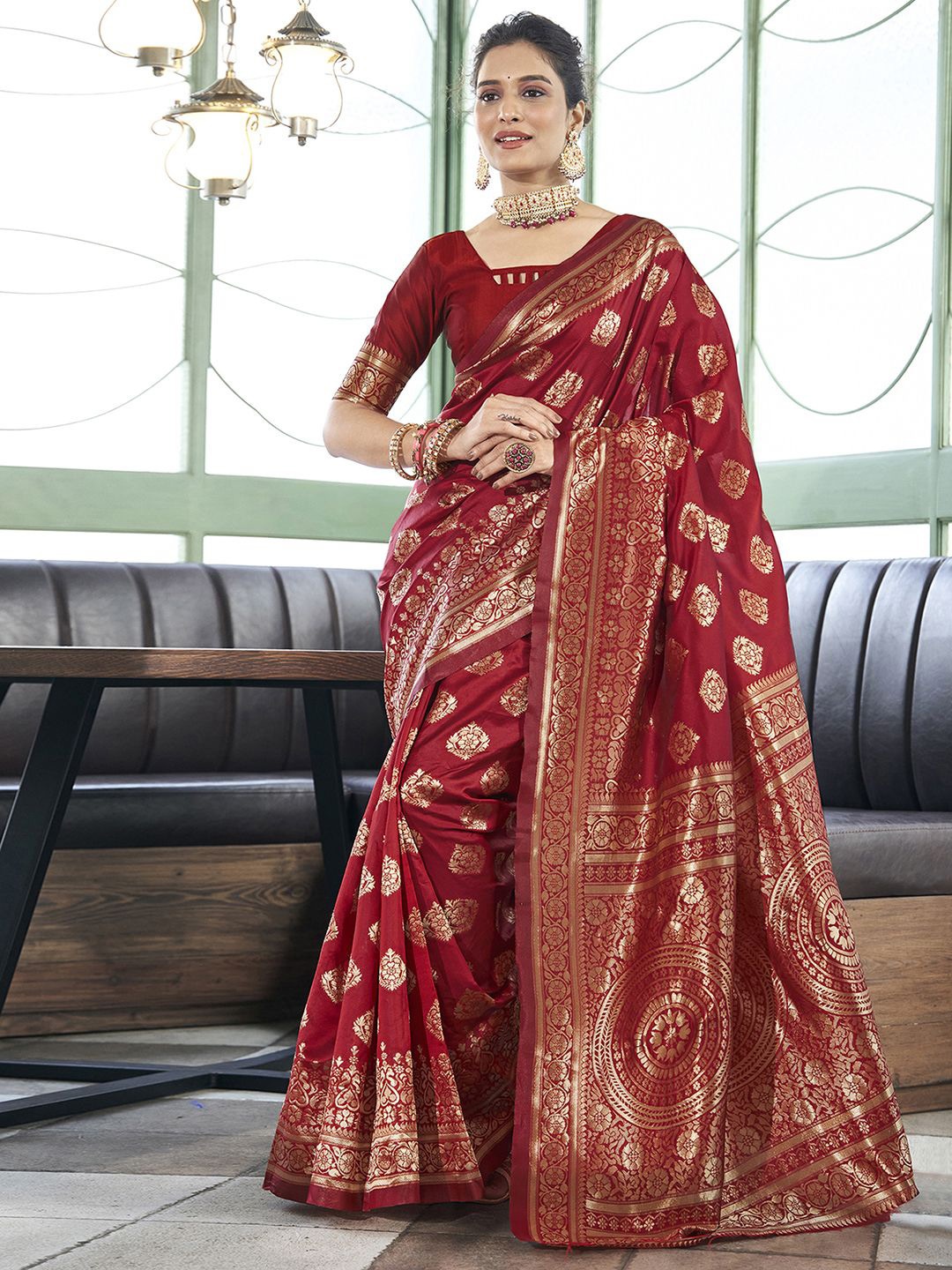 

KALINI Floral Zari Banarasi Saree, Red