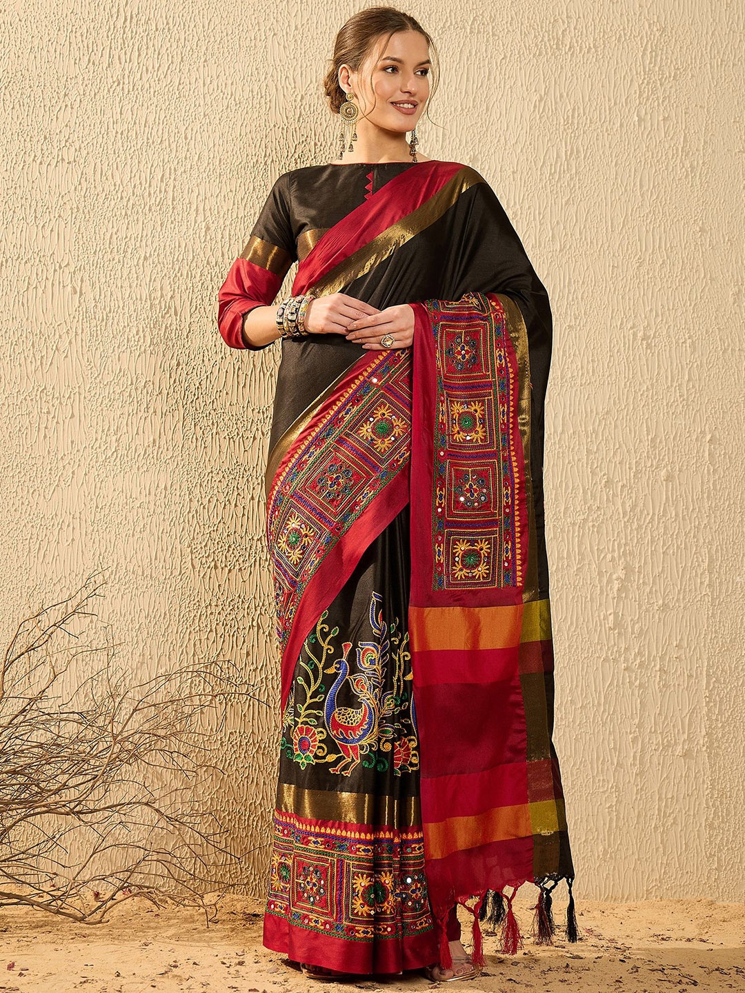 

SERONA FABRICS Floral Embroidered Silk Cotton Designer Banarasi Saree, Black