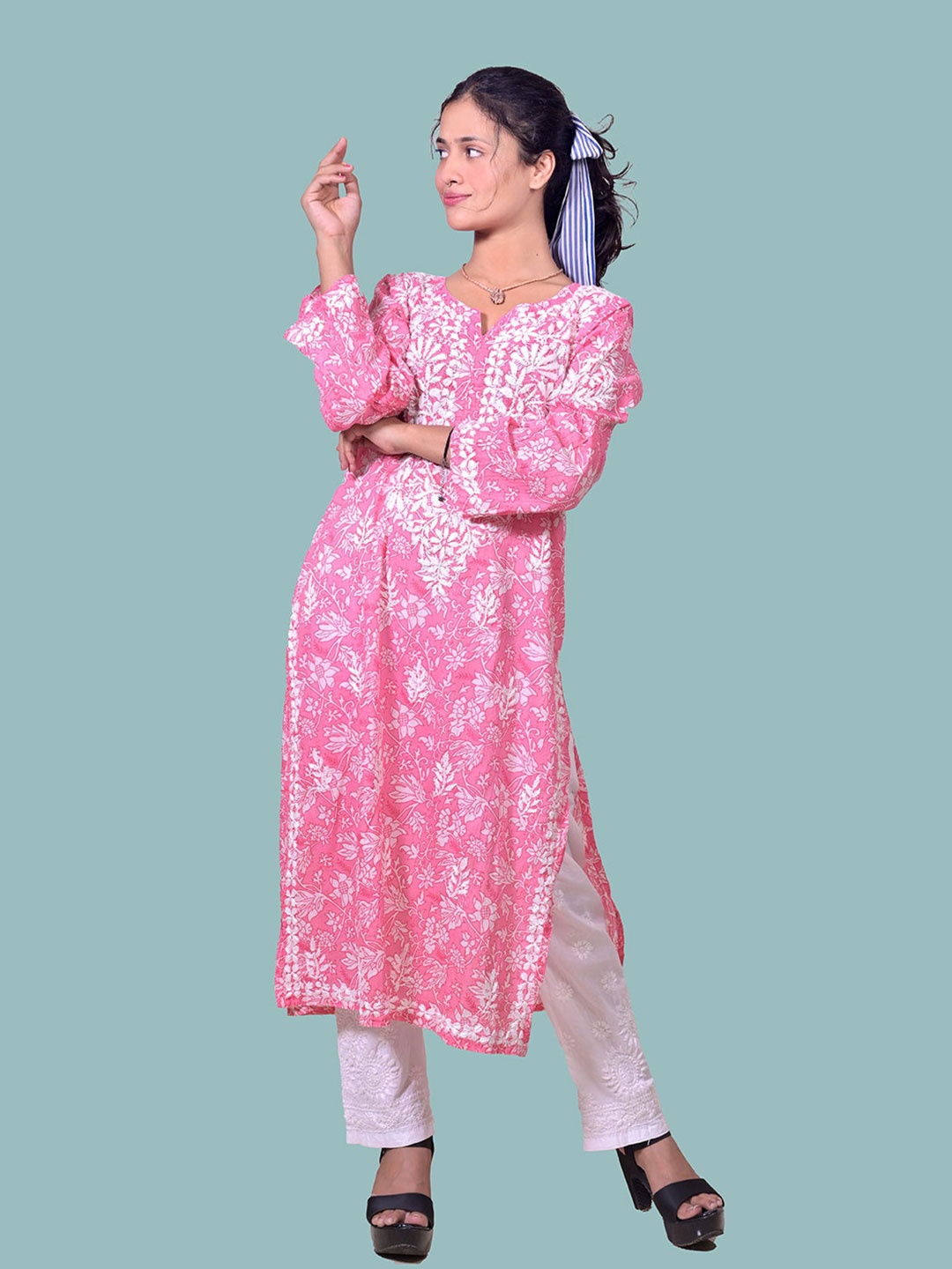 

SUFIZA LIFESTYLE Women Embroidered Chikankari Cotton Straight Kurta, Pink
