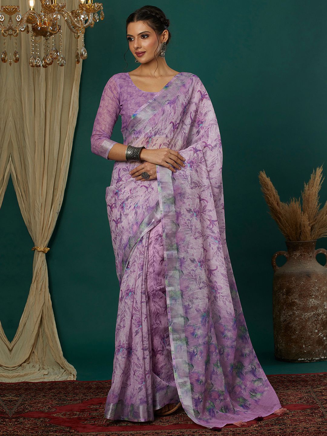 

Mitera Floral Printed Saree, Lavender