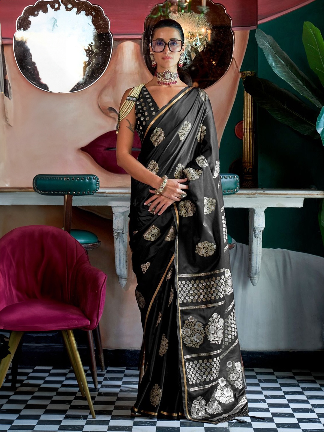 

PEENGAX Woven Design Zari Satin Saree, Black