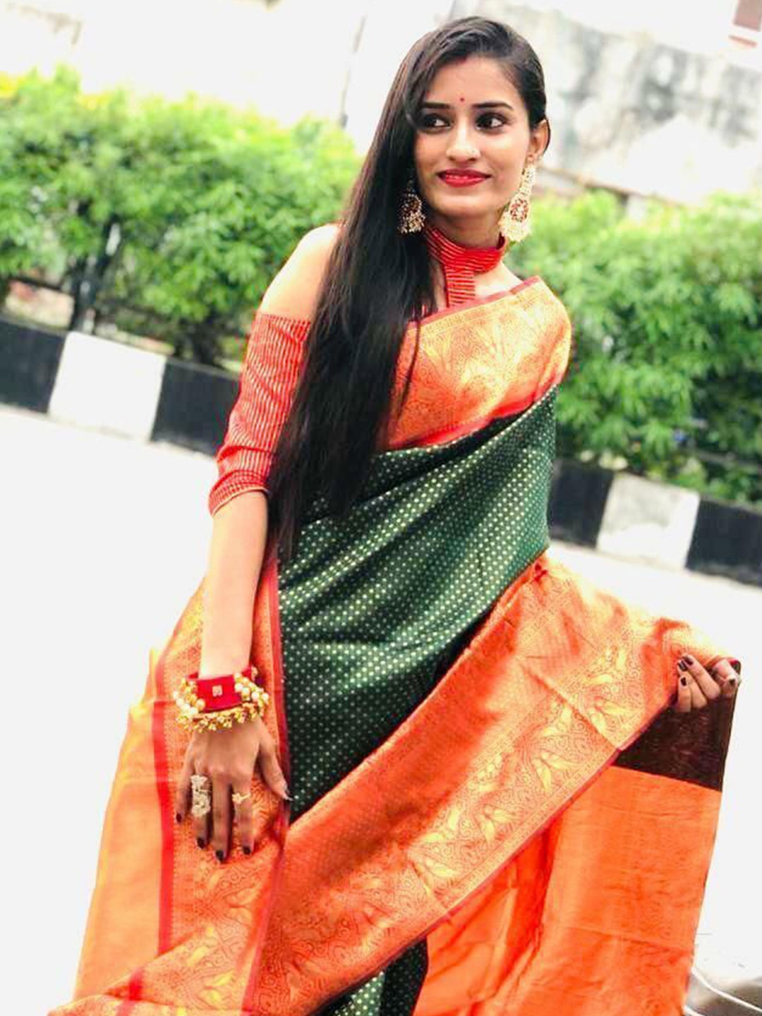 

Upalksh Woven Design Zari Kanjeevaram Saree, Green