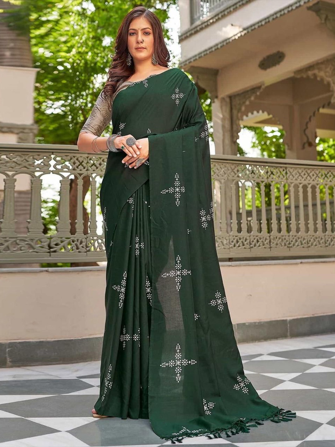 

A TO Z CART Ethnic Motifs Printed Pure Silk Banarasi Saree, Green