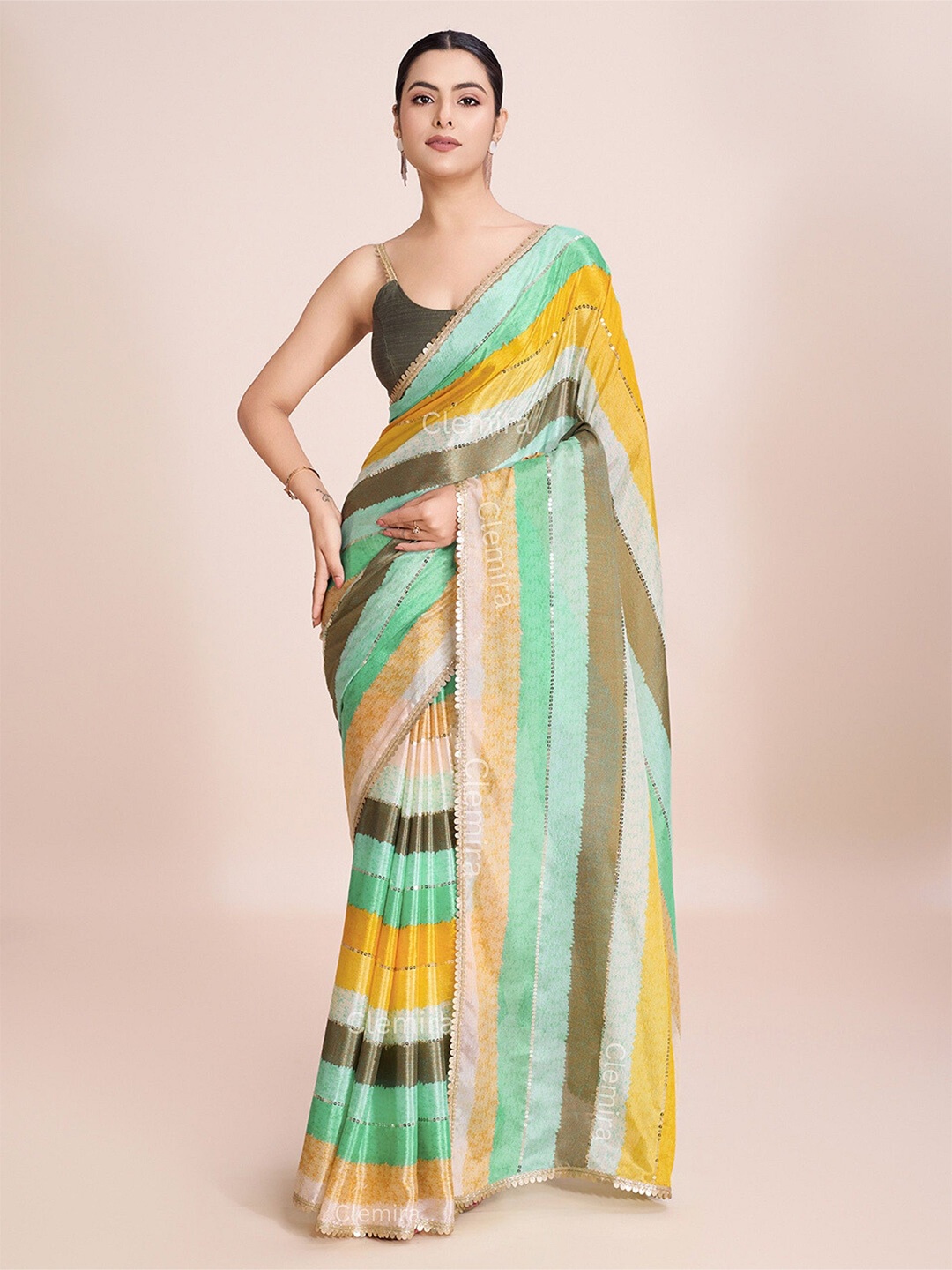 

FashionsEye Sequinned Colourblocked Saree, Green