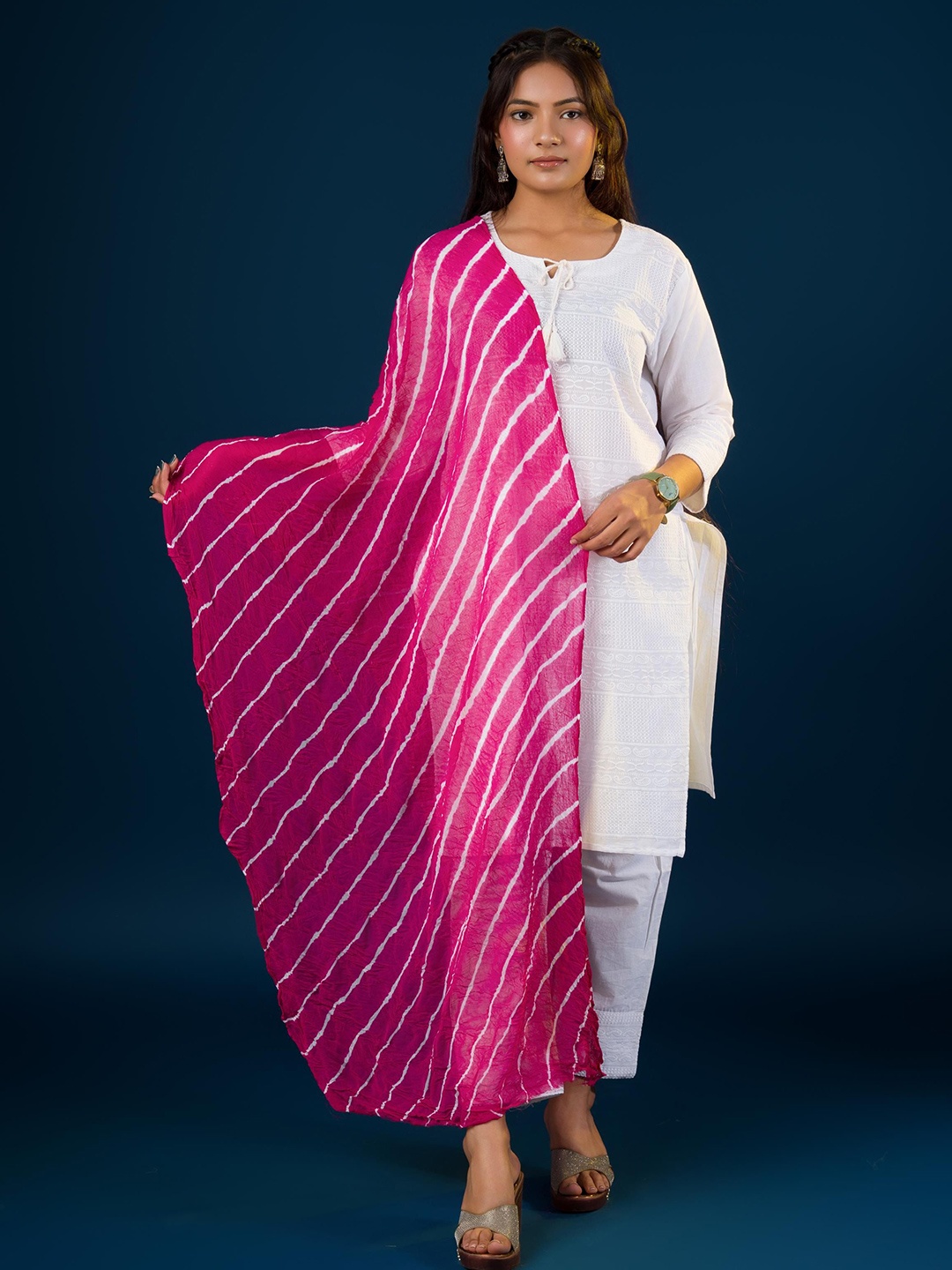 

KCPC BANDHANI Leheriya Dyed Chiffon Dupatta, Pink